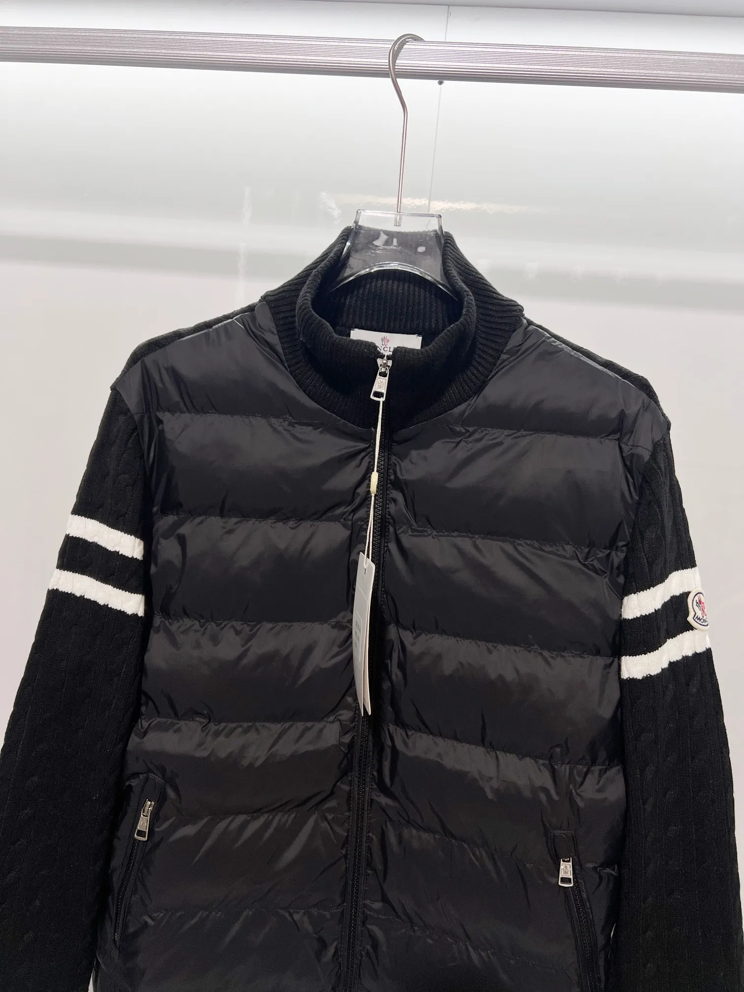MONCLER/ ！！！ ： ， ！ ， M Classic ， ， ， ， Black、 Black 、 ， Gray Series ！ ！ ！ :Gray.Black. Sizes:S-XL